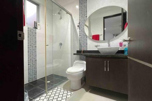 Casa San Isidro Con Elevador Ideal Para La 3 Edad