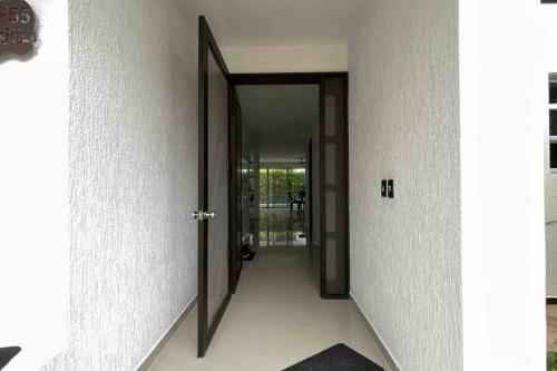 Casa San Isidro Con Elevador Ideal Para La 3 Edad
