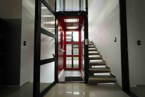 Casa San Isidro Con Elevador Ideal Para La 3 Edad