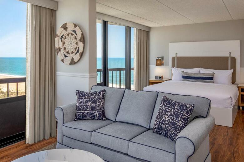 Hotel Ashore Resort & Beach Club