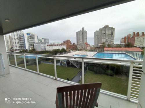 Apartamento De 2 Dormitorios Con Parrillero En Punta Del Este