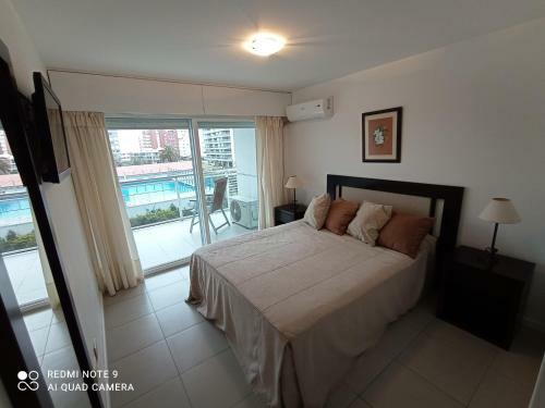 Apartamento De 2 Dormitorios Con Parrillero En Punta Del Este