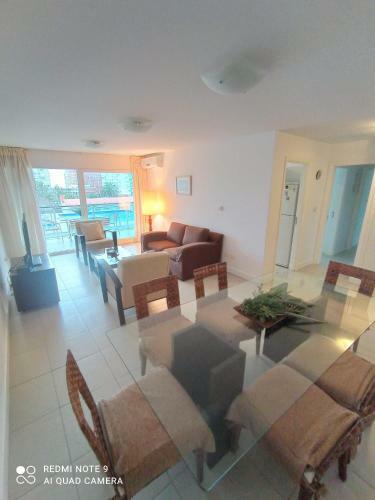 Apartamento De 2 Dormitorios Con Parrillero En Punta Del Este