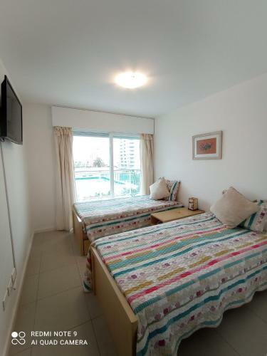 Apartamento De 2 Dormitorios Con Parrillero En Punta Del Este