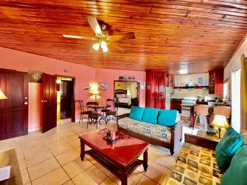 Apartamento Hermit Crab Villa 3b @sunset Villas, West End.