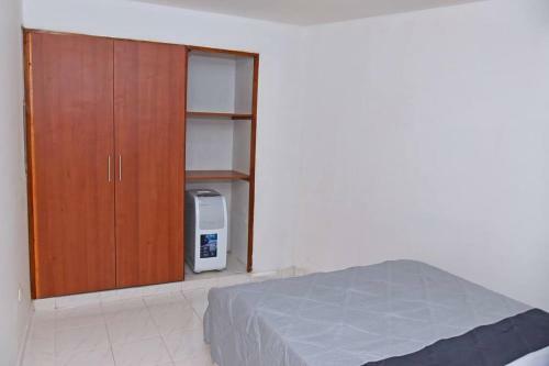 Modern 2br Apartment Walking Distance From Airport