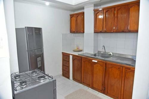 Modern 2br Apartment Walking Distance From Airport
