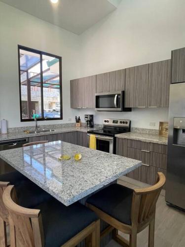 Beachside Casa Yara - Beautiful Villa, Jaco Beach