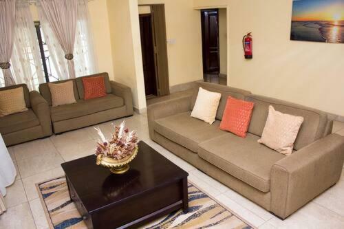 Hotel Jayliz Lodge Adenta,accra