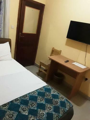 Hotel Jayliz Lodge Adenta,accra