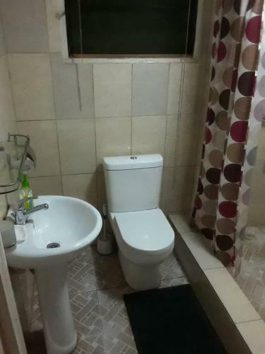 Hotel Jayliz Lodge Adenta,accra