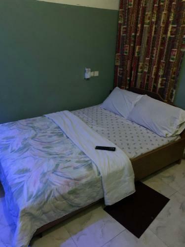 Hostal Yawhehmanuels Guest House