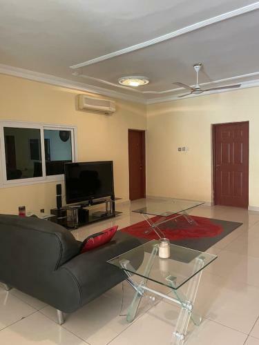 Spacious 2 Bedroom Guest House, East Legon