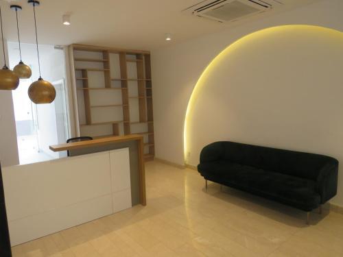 Lovely 2 Bdr Serviced Apartment With Pool, Gym....