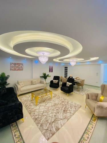 Luxury 3 Bedroom Apartment With A Great Seaview