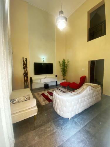 Villa House 10, Luxury 4 Bedroom Terrace