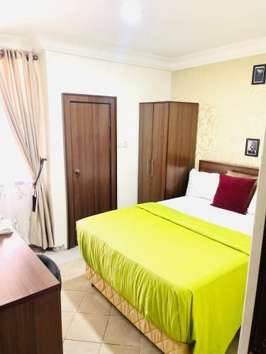 Od-v!ck's Topview, Wuse District, Wifi,dstv, 24hr Power,tight Security