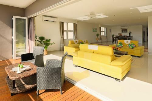 Villa Modern 4 Bedroom House With Private Pool & Views