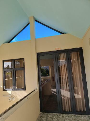Hostal Room In Studio - Studio Solitaire Ideal For Two Adults - Garden View 1