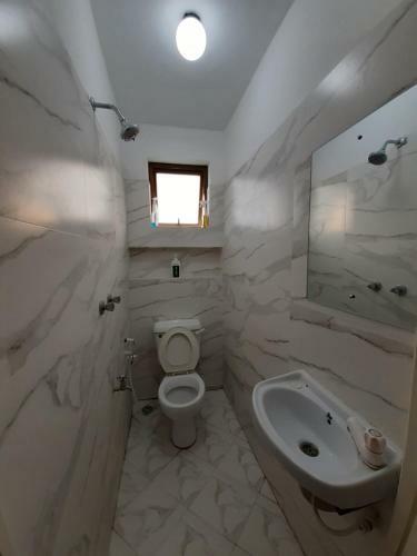 Bed & Breakfast Fahamu Luxury Bamburi