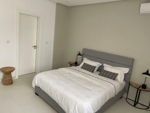 Prestigious 3 Bed Apartment In A Residential Area