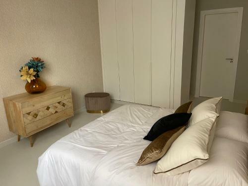Prestigious 3 Bed Apartment In A Residential Area