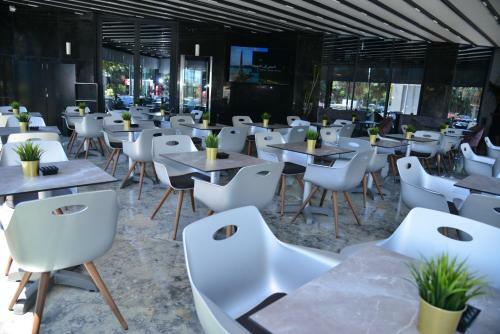Hotel Privil�ge Oasis H�tel