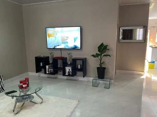 Spacious And Harmonious 2 Bedroomed Apartment