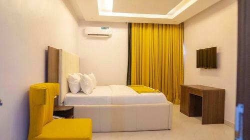 Hostal Fifthinn Hommes And Apartments