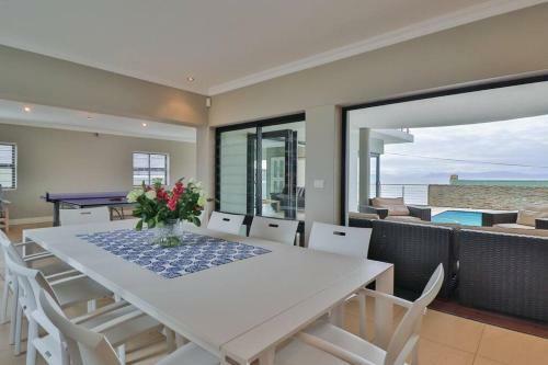 Villa 72 On Vyfer - Family Friendly Whale Watching