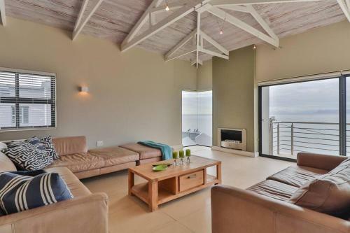 Villa 72 On Vyfer - Family Friendly Whale Watching