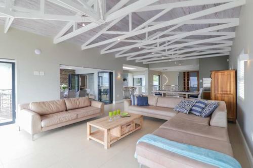 Villa 72 On Vyfer - Family Friendly Whale Watching