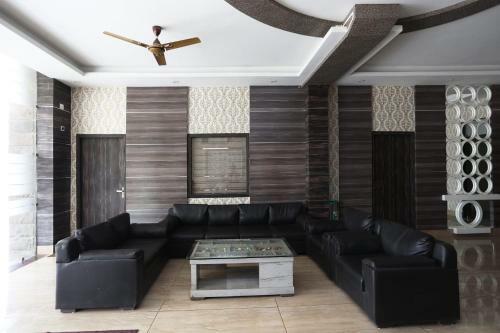 Hotel Clarks Inn Express Bharatpur