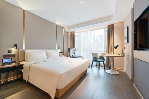 Atour Hotel Ezhou City Government