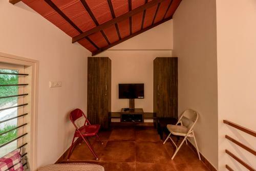 Saudade , 1br Amidst A Coffee Plantation By Roamhome