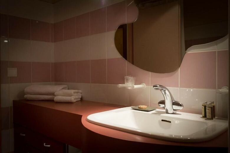 Hotel Le Bonheur Dans Le Pr�