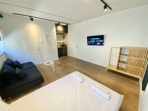 Allenby 14 - By Beach Apartments Tlv