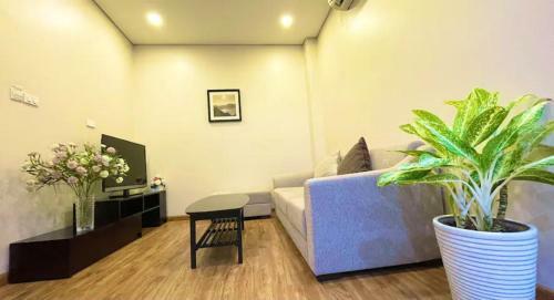 Hb Serviced Apartment - 12 Tr?n Qu� Ki�n