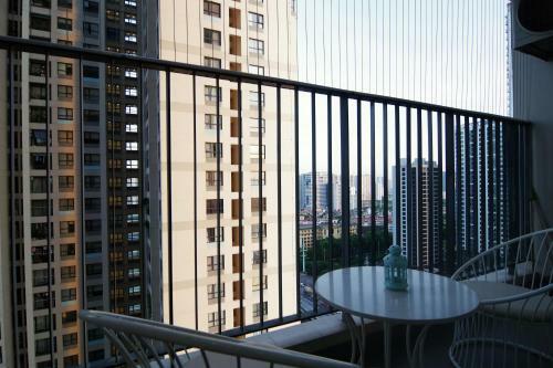 D'capitale Luxury Apartments By The Zenith