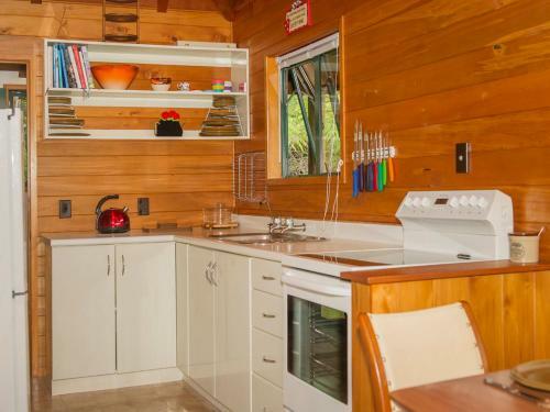 Cedar Cottage - Tairua Holiday Home