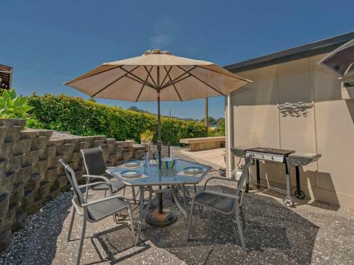 Breakaway - Tairua Bach
