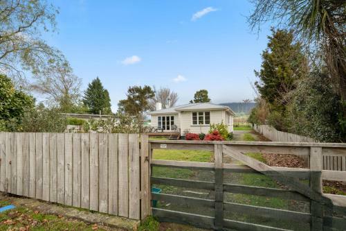 The River House - Turangi Holiday Home