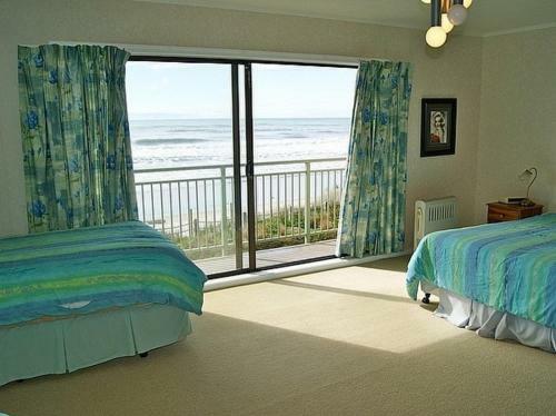 Beach Galore - Waihi Beach Holiday Home