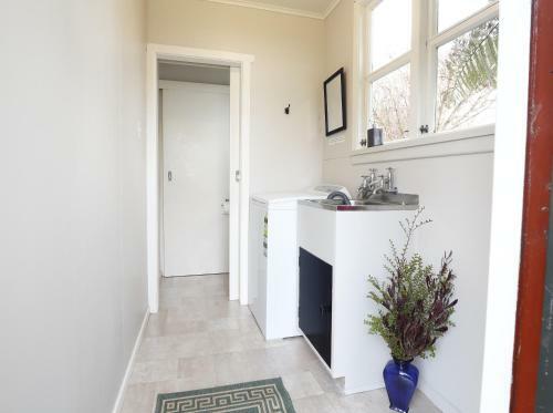 Boat Harbour House - Te Anau Holiday Home