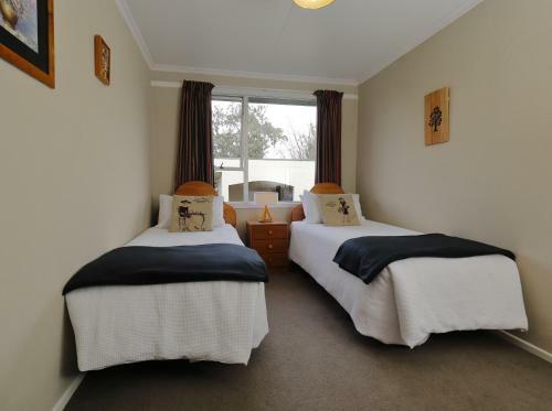 Boat Harbour House - Te Anau Holiday Home