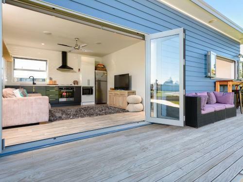 Escape On Edinburgh - Waihi Beach Holiday Home