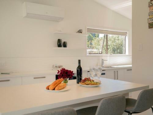 Fun At Whangamata - Whangamata Holiday Home