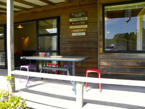 Fun At Wharekaho - Simpsons Beach Holiday Home