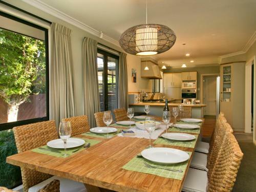 Taupo Escape - Rainbow Point Holiday Home