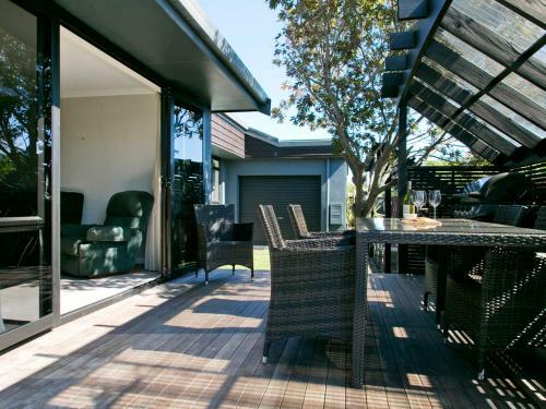 Taupo Escape - Rainbow Point Holiday Home